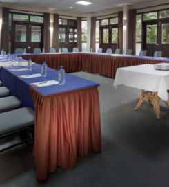 BONDS GARDEN RESTAURANT
