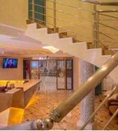 DEUTS FOUR SEASONS HOTEL