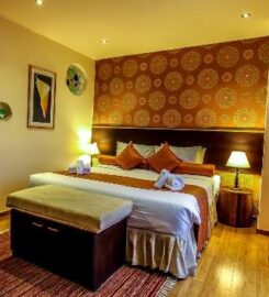 THE MONARCH HOTEL