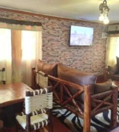 WOODEN KNEE COTTAGES NANYUKI