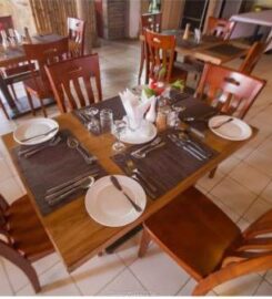 PARKVIEW SAFARI HOTEL & APARTMENTS