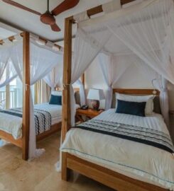 HEMINGWAYS WATAMU