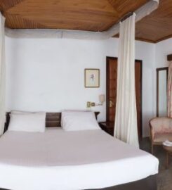 JACARANDA LAKE ELEMENTAITA LODGE